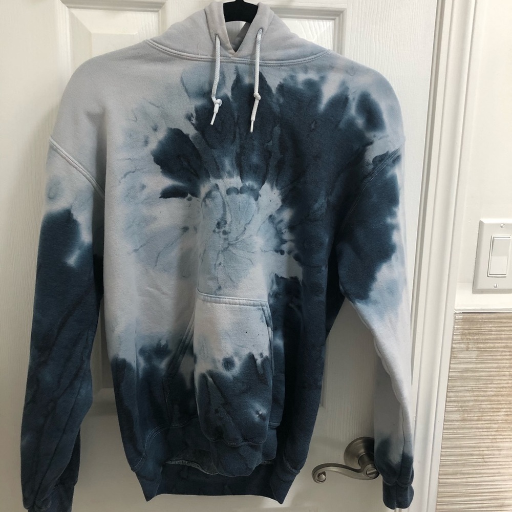 Zine Tera Blue and White Spiral Tie Dye Hoodie
